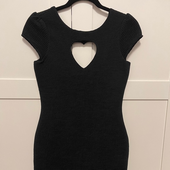 Urban Outfitters heart cut out dress NWOT - Picture 2 of 6
